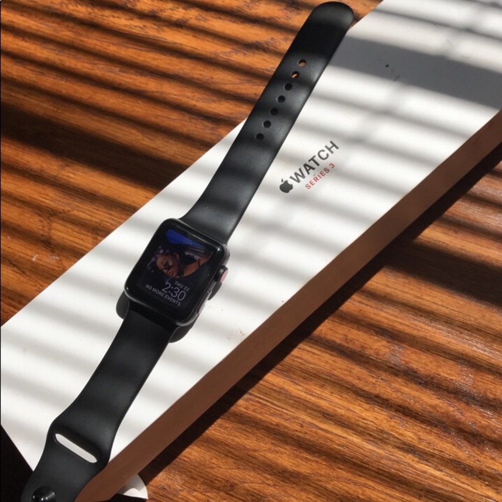 Apple Watch Series 3 (Black)